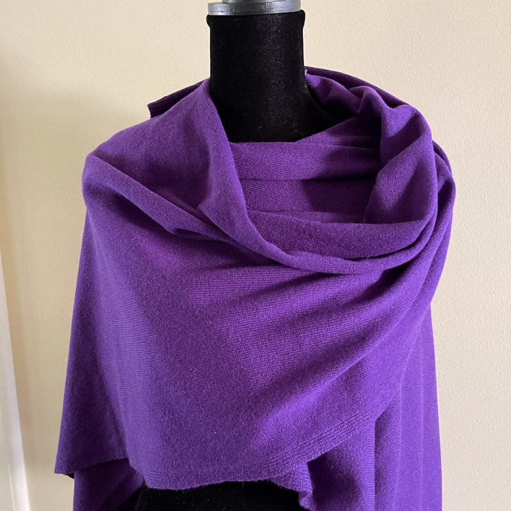 It’s a wrap! Purple Cashmere wrap by Per Se! Like new.